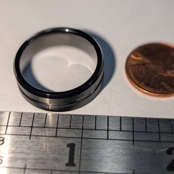 Blk Tungsten Carbide Ring Sz 9.5 Scratch Resistant Polished Edges Brushed Finish - Picture 11 of 13